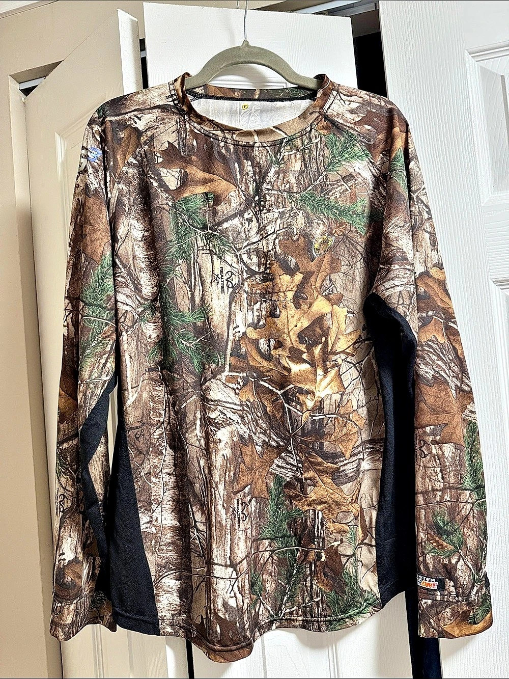 Realtree Camo Long Sleeve Shirt in Brown & Green